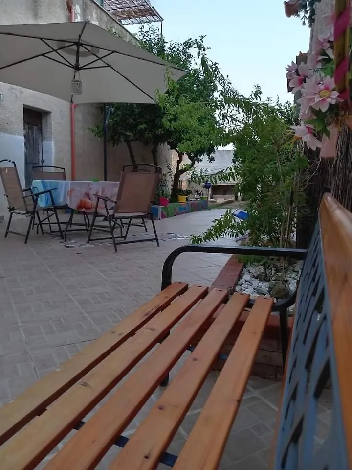 Sweet Home Rosa Marsala 0*,  Italia